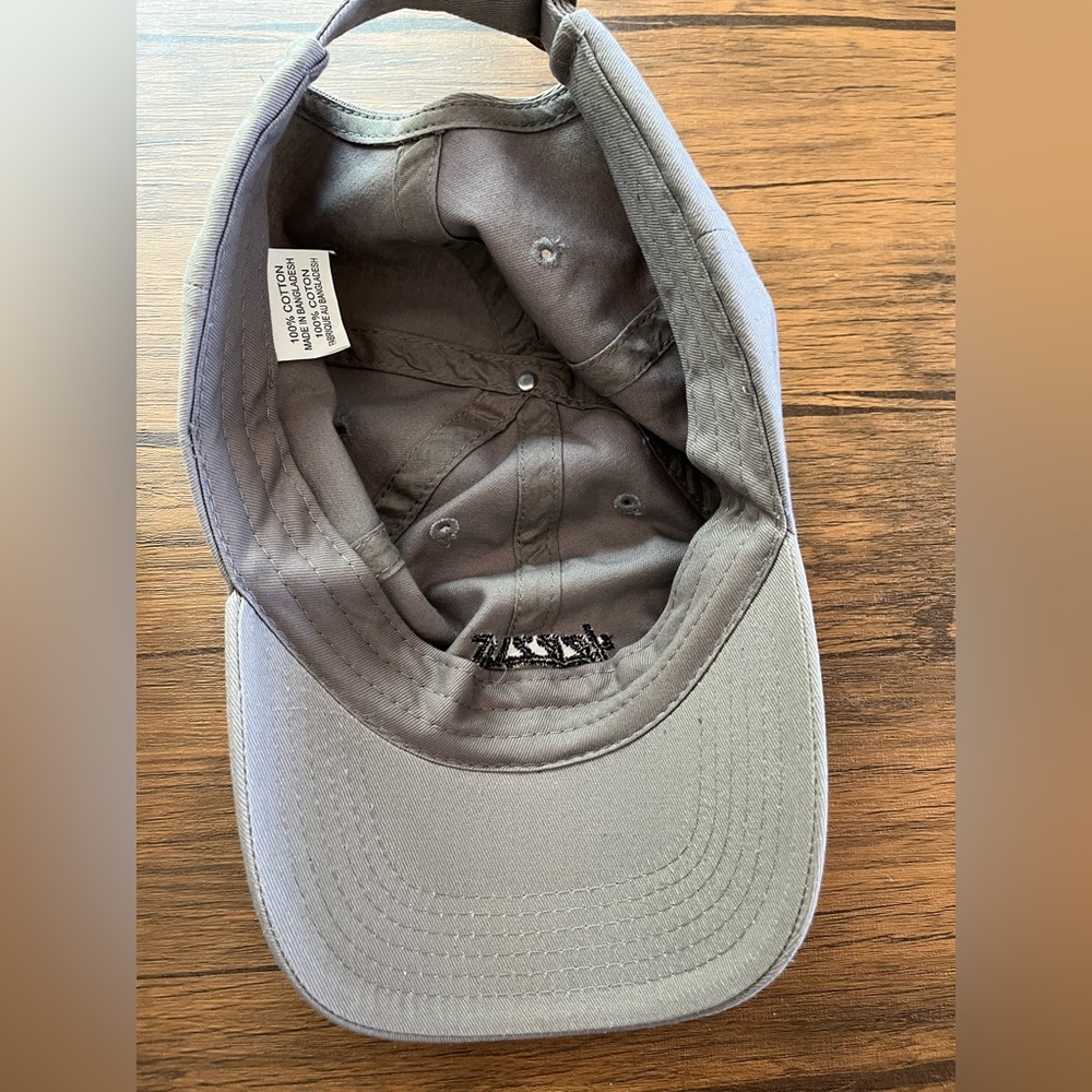Gray cap - Picture 3 of 3